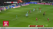 阿拉巴右路任意球直接射门 外脚背诡异弧线稍稍偏出