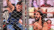 RAW第1425期：钢铁牢笼赛 罗林斯VS多米尼克