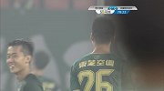 绿城角球落点精准再造杀机 新疆门将飞身再扑必进球