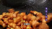 五花肉加1把酸菜，天越热我家越爱这一个吃法，一人吃一盘真过瘾