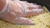 做土豆丝饼，不要放鸡蛋和面粉，做出来照样酥脆好吃，真的太香了
