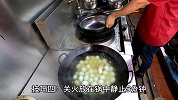 煮鸡蛋不能只加清水，多加这1步，蛋壳一碰就掉，鸡蛋香嫩又好吃