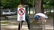恶搞-让你误以为喝了有毒的水