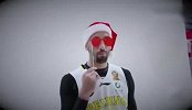 CBA-1718赛季-戴红帽拍萌照！马布里率北控全队送圣诞祝福-新闻