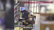 监控曝光！夫妻俩上一秒还在聊天，下一秒丈夫突然去世，逝者儿子发声