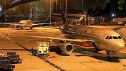 萧山机场航班大面积延误并在上空盘旋 乘客：疑发现无人机