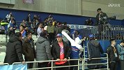 CBA-1718赛季-上海球迷倒戈大喊刘鹏下课 安保护送主帅退场-新闻