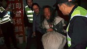 “高材生”上海街头流浪10年返乡 同学：曾是村里希望