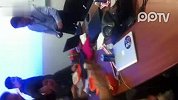 联想内部会议视频流出 美女怒摔乐PhoneS2
