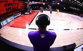 3-0势在必得！湖人众将亮相老詹气场全开