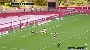 第52分钟兰斯球员图雷射门-绝佳机会被扑