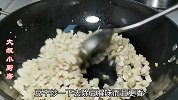 大白菜别再炒着吃了，教你做素馅饼，皮薄馅鲜，比吃肉饼还过瘾