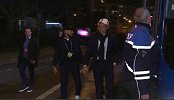 巴黎全队赛前抵达 心情不错？姆巴佩笑到变形