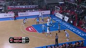CBA-1617赛季-常规赛-第13轮-王哲林内线强打大魔王强行上篮命中-花絮