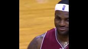 连环表情包迎接NBA开幕 哈登詹姆斯携手亮相