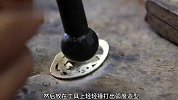 男人居然用废弃的黄金戒指就制作出了精美绝伦的艺术品，太厉害了