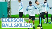 稳中带皮？曼城输球后严肃训练 埃德松秀脚法踩单车