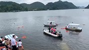 贵州安顺冲进水库车辆为当地2路公交车 车内确定有高考学生