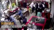 餐馆吃饭因座位起争执 两桌食客大打出手
