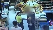 老人拿超市鸡蛋未结账被拦下后猝死 家属向超市索赔38万