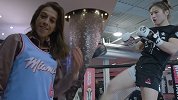 UFC248备战纪实1：张伟丽备战减重忙 乔安娜观战NBA