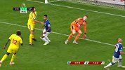 队友送精妙直塞 无奈沃尔科特单刀射门角度太正