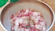 炸小酥肉，切记别加鸡蛋，今天教你正确方法，外酥里嫩好吃不回软