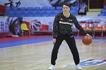 陈江华退役后打野球 这波骚操作后的跳投打几分？