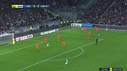 第11分钟圣埃蒂安球员阿霍卢射门 - 被扑