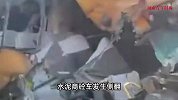 现场！水泥商砼车与校车相撞：校车受损严重，学生从车窗紧急撤离