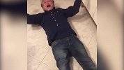 因西涅绝杀令人疯狂！那不勒斯老球迷抽搐庆祝 红军死忠悲痛欲绝