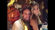 官宣！加嫂订婚科比点赞 未婚妻甜美性感配一脸