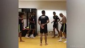 昔日巴西国家队尬舞日常 内马尔和暴力鸟实力抢镜