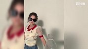 昆凌成功挑战踢瓶盖 逼着周董用双节棍开瓶！？