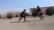 篮球-18年-装X失败！少年炫技过人没想到把自己过了-专题