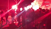 欧冠-1718赛季-嗨爆了！巴黎球迷震撼高歌迎接凯尔特人-新闻
