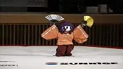 日本和服机器人秀演技