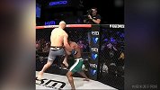 快如闪电！UFC选手连续两场飞膝重创对手 这画面太吓人