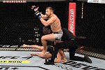 克莱因刺拳+高扫+勾拳三连击 首回合KO黑龙队友肖恩-杨