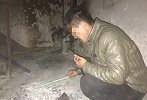 20岁男生随女友离校后死亡 父亲在女方楼下火灾地找到疑似遗骨