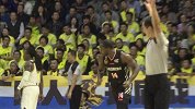 CBA-1617赛季-辽宁复活哈神女儿成幸运星  韩德君：我们从不放弃-新闻