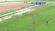 戴琳禁区内解围再次引发争议 佩特雷斯库替补席上无奈苦笑