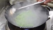 豆角怎么炒才好吃？饭店大厨都是这样做的，豆角翠绿不变黑