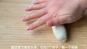 葱花饼这样做，外焦里软香酥多层，完全不够吃