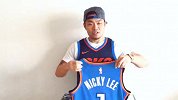 篮球-19年-这位R&B歌手竟获雷霆赠球衣！李玖哲为威少全明星打call-新闻