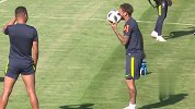队宠马塞洛训练也要皮！拉着内少跳摆手舞乐坏队友