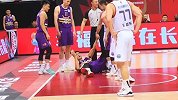 【PP体育在现场】幸无大碍！俞长栋倒地捂眼翻滚随后被队友拉起
