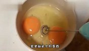 打蛋器不是这么用吗，怎么感觉我在逗鸡蛋玩呢