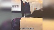 小孩高铁上吵闹，女子找家长理论遭反怼：你没孩子就该理解一下！