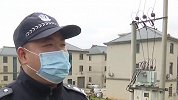 浙江女子夜跑父亲开三轮车照明 一不小心车子翻下斜坡